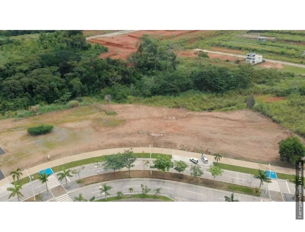 Venta de lote comercial en green valley panama norte