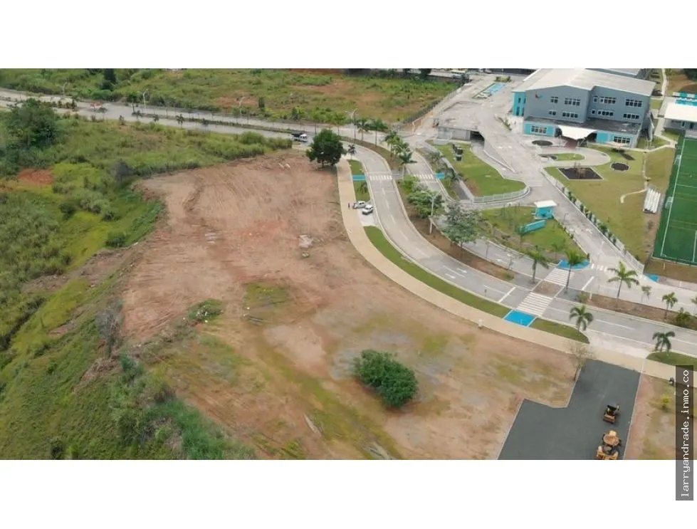 Venta de lote comercial en green valley panama norte