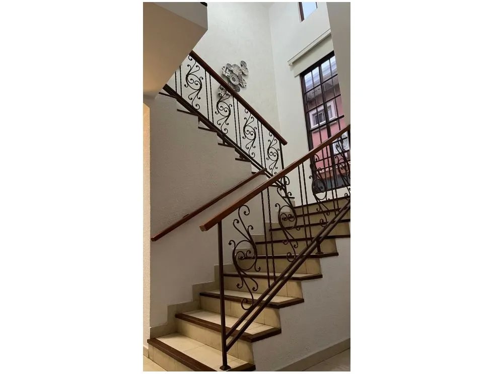 Venta de casa de 2 niveles en el doral, costa sur