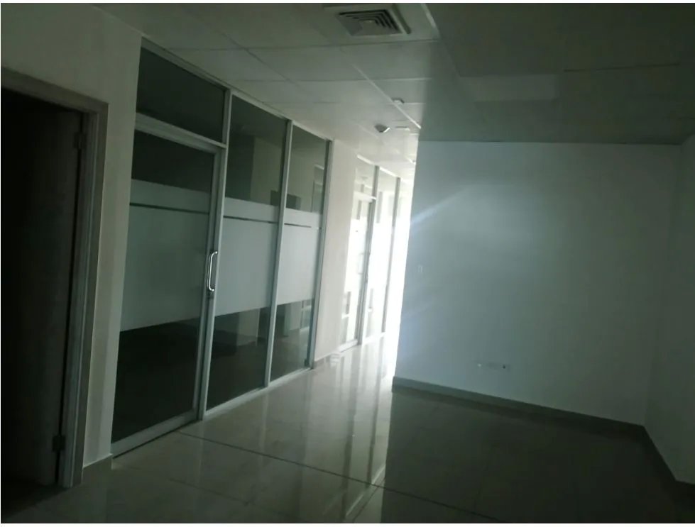 Alquiler de oficina en ph plaza real  costa del este