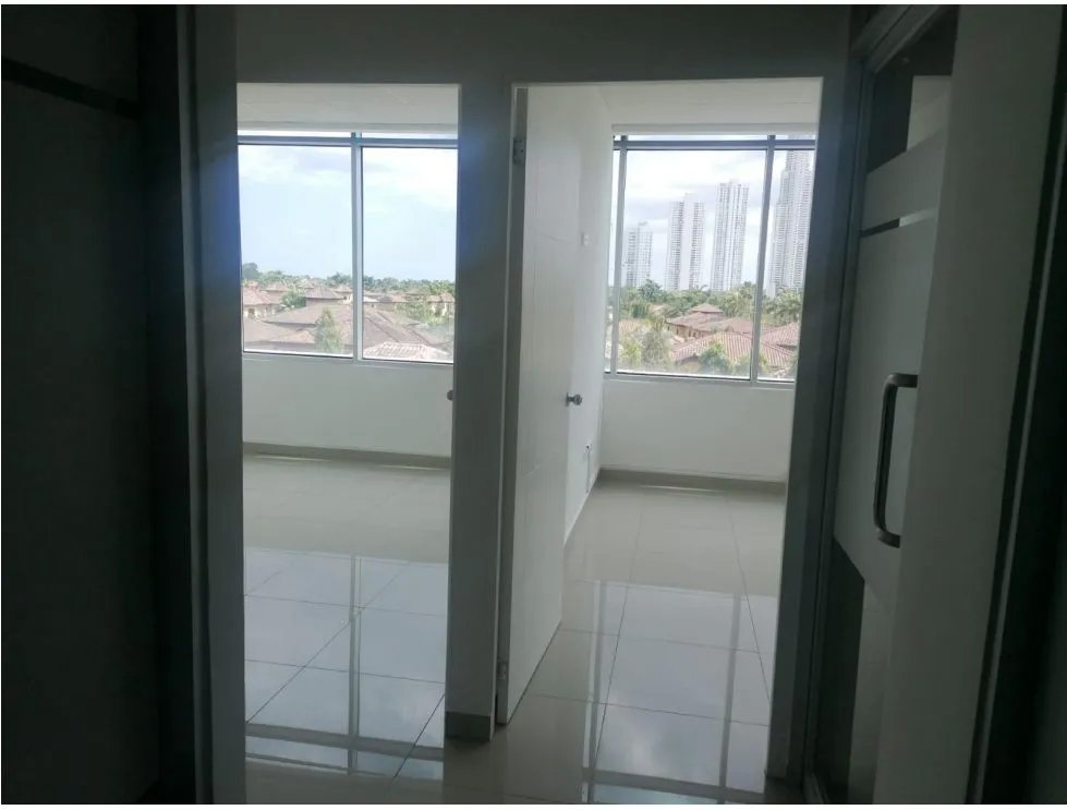 Alquiler de oficina en ph plaza real  costa del este