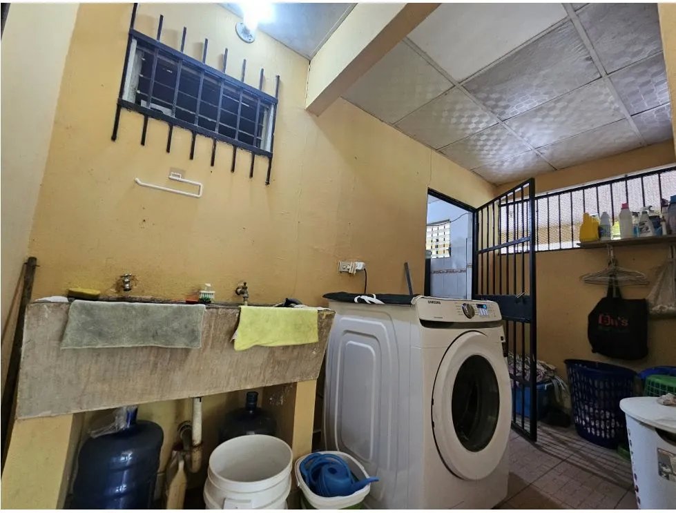 Se vende casa con amplio terreno en arraiján, panamá oeste