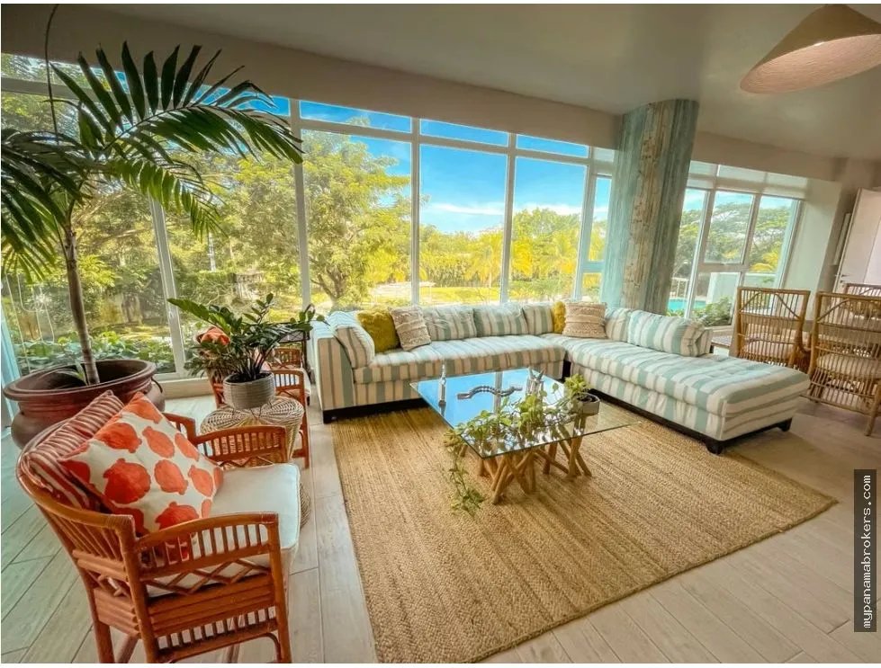 Se alquila apartamento ph solea en punta barco, san carlos