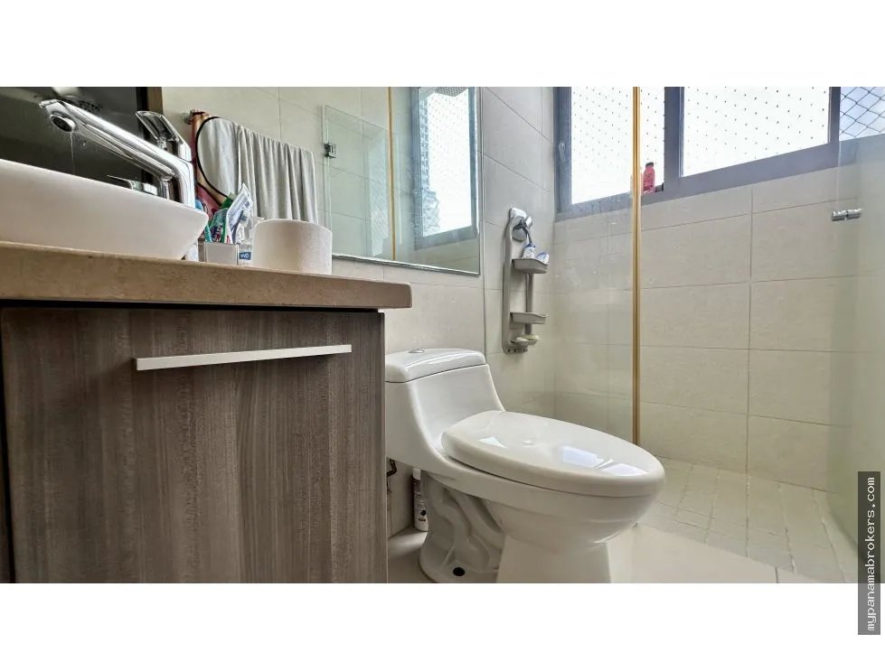 Se vende apartamento en costa del este, panamá