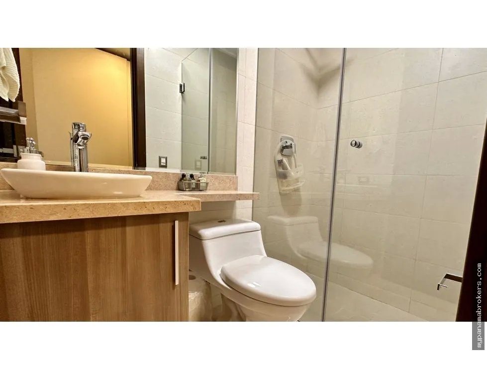 Se vende apartamento en costa del este, panamá