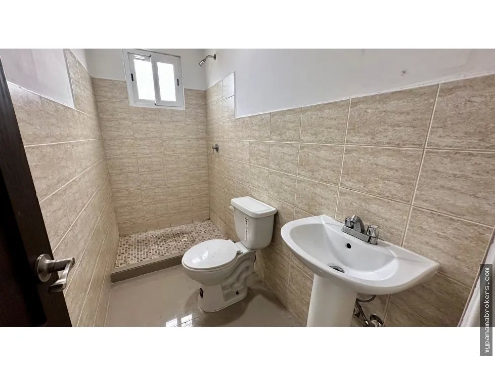 Se vende edificio en río abajo, ciudad de panamá