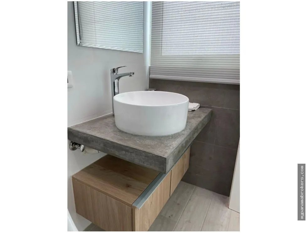 Se vende apartamento en punta barco, san carlos