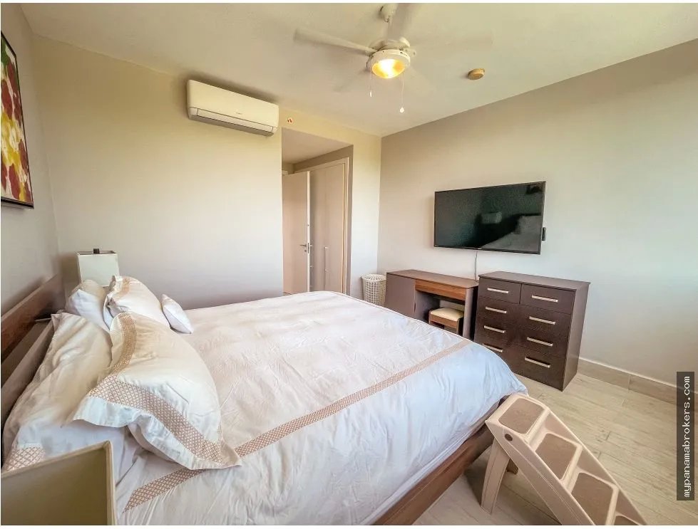 Se vende y alquila apartamento en punta barco, san carlos