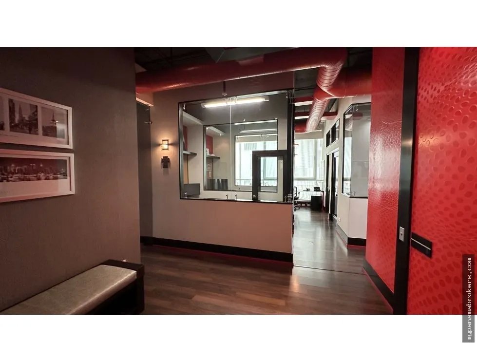 Se vende oficina en p.h. blue business center, san francisco