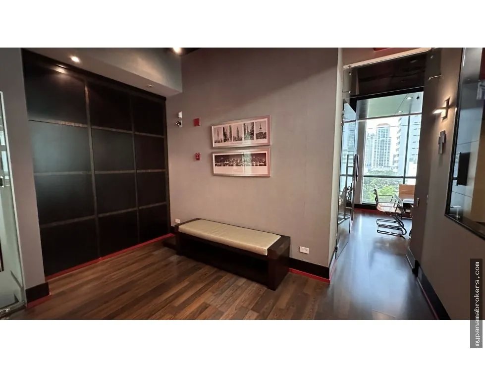 Se vende oficina en p.h. blue business center, san francisco