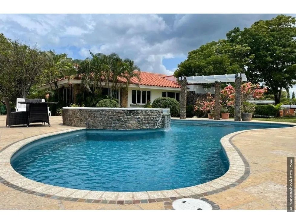 Se vende casa en punta barco village, san carlos