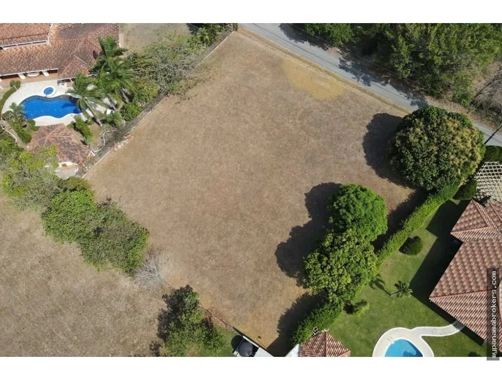 Se vende lote en club de golf, coronado, chame