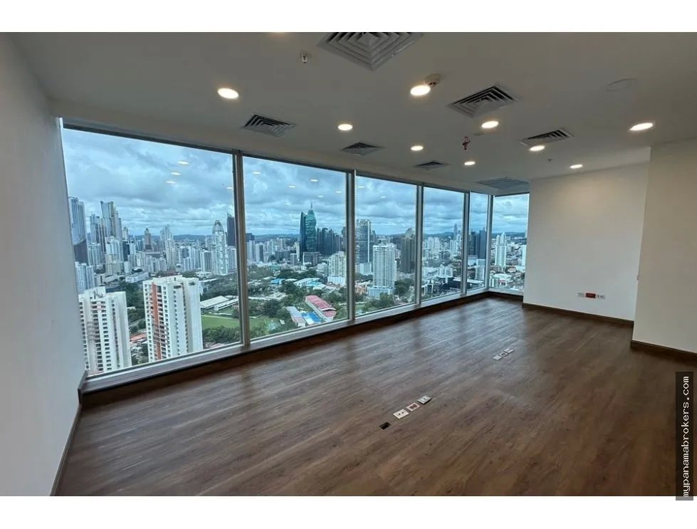 Se vende  oficina en oceania plaza, punta pacífica