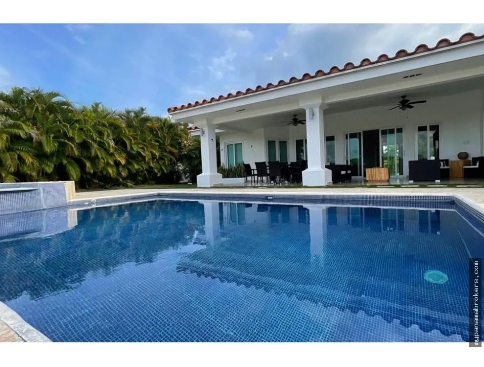 Se vende casa en vista mar, san carlos