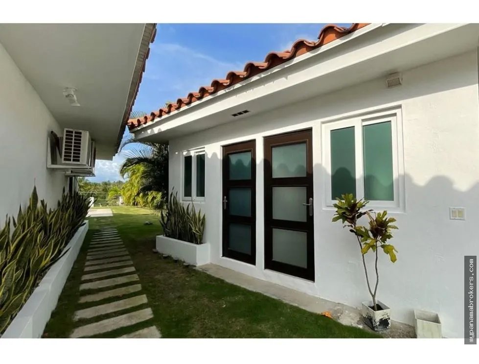 Se vende casa en vista mar, san carlos