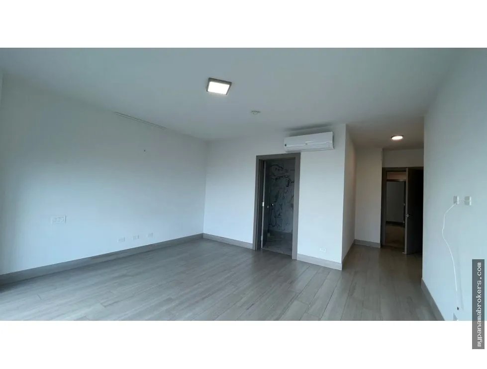 Se vende apartamento en p.h. regalia, costa del este