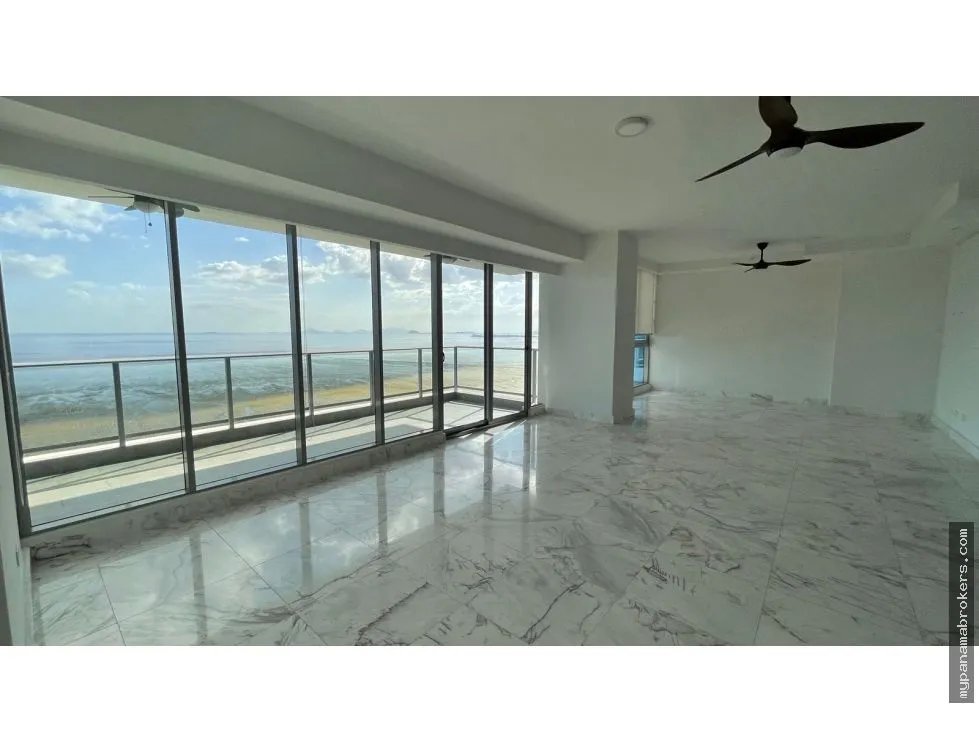 Se vende apartamento en p.h. regalia, costa del este