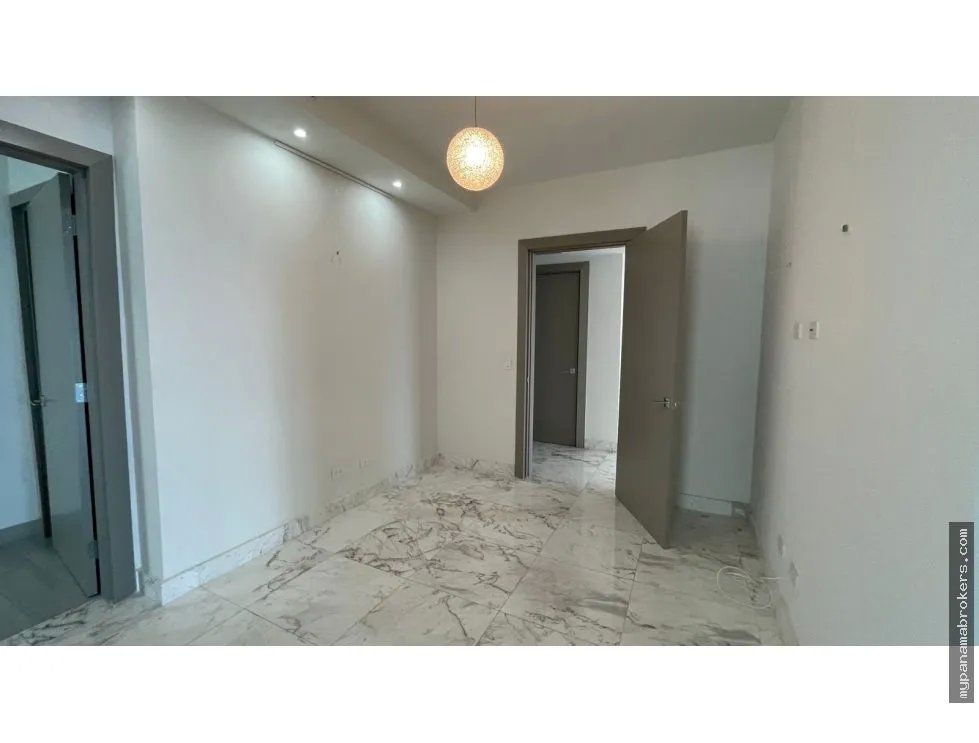Se vende apartamento en p.h. regalia, costa del este