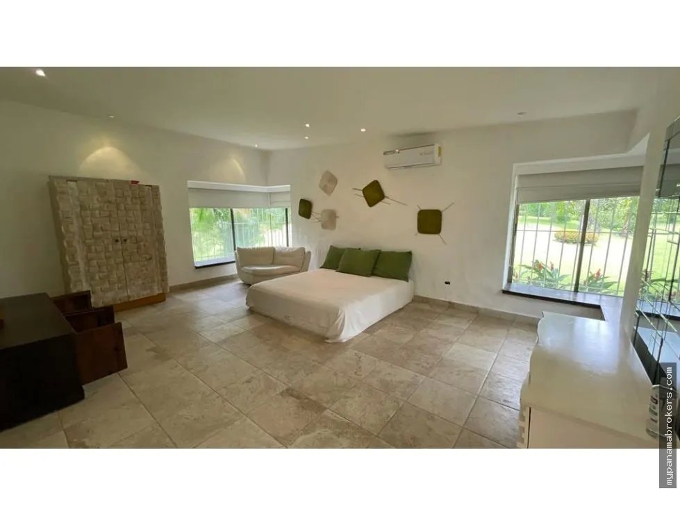 Se vende casa en punta barco, san carlos