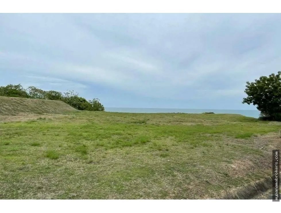 Se vende amplio terreno en chumico