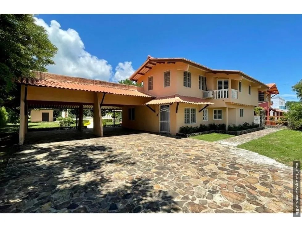 Venta de casa en playa malibú, chame