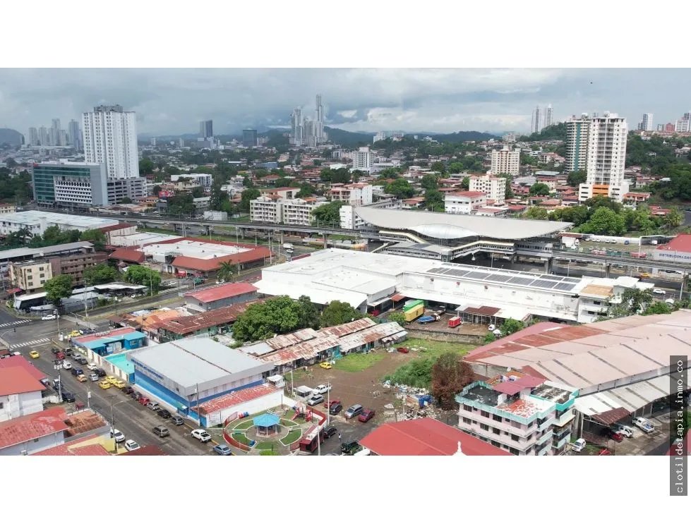 Se vende terreno para construir edificios en pueblo nuevo, panamá