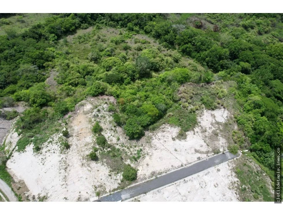 Se vende lote en costa esmeralda, san carlos