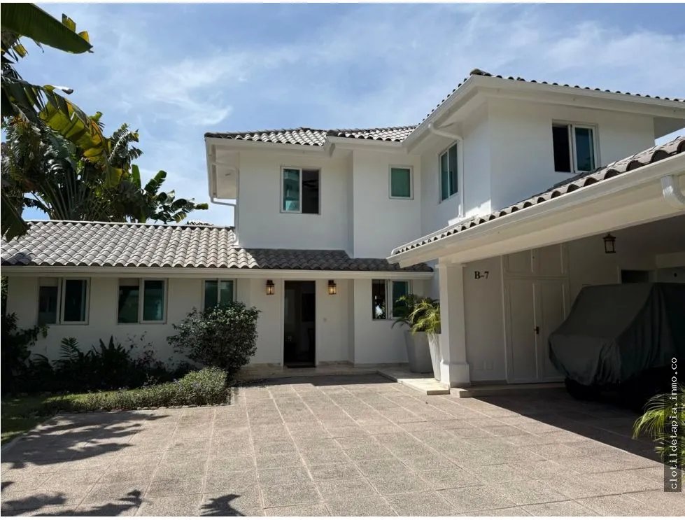 Venta y alquiler de casa frente al mar en bijao, río hato