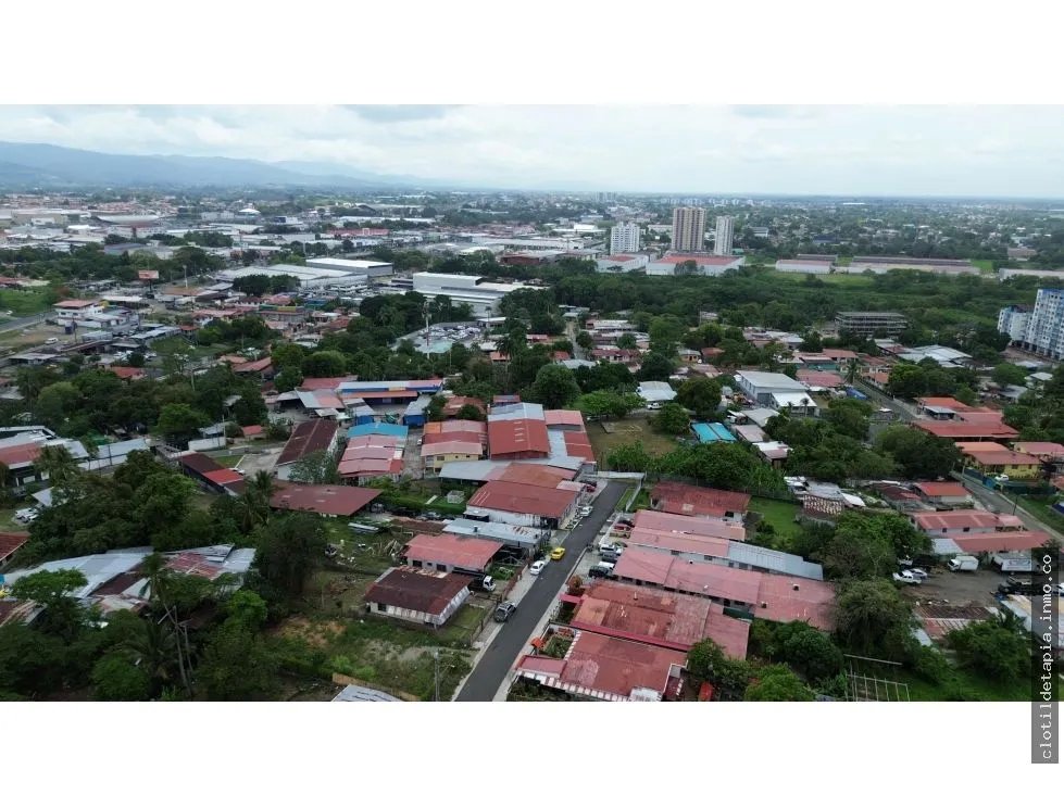 Se vende casa y galera en llano bonito, juan diaz