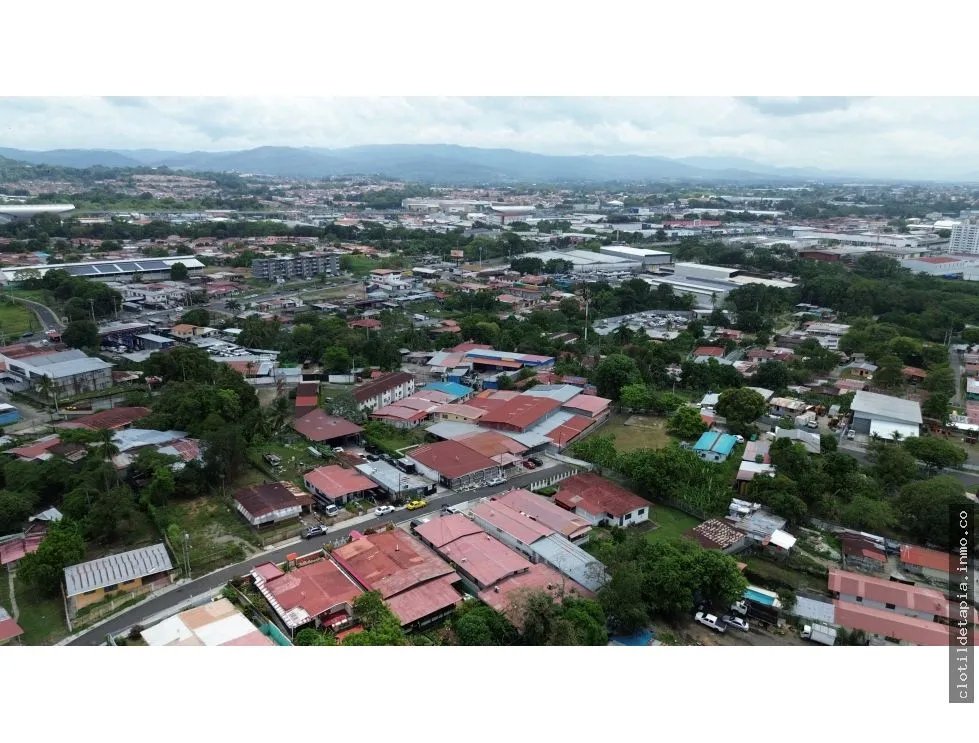 Se vende casa y galera en llano bonito, juan diaz