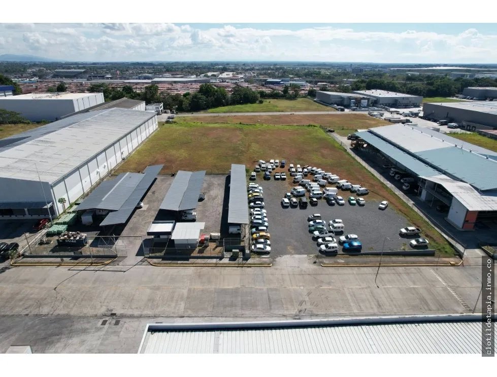 Se vende terreno en tocumen commercial park