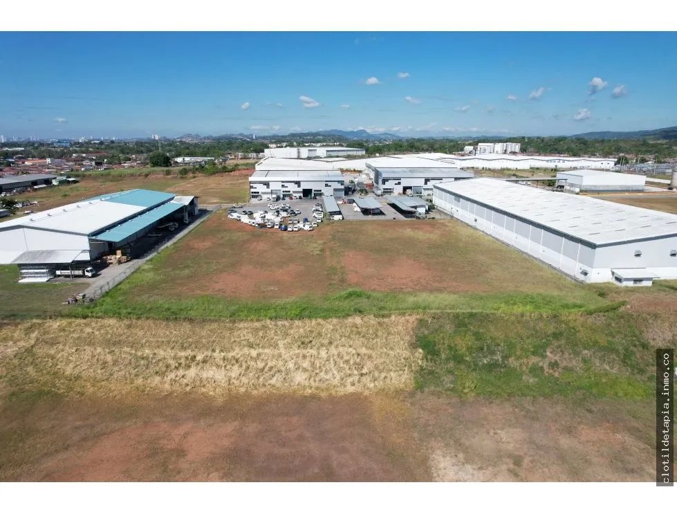 Se vende terreno en tocumen commercial park