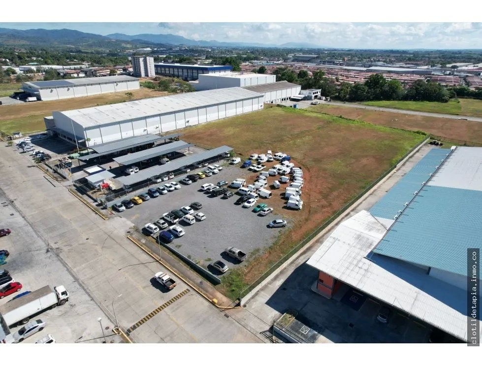 Se vende terreno en tocumen commercial park