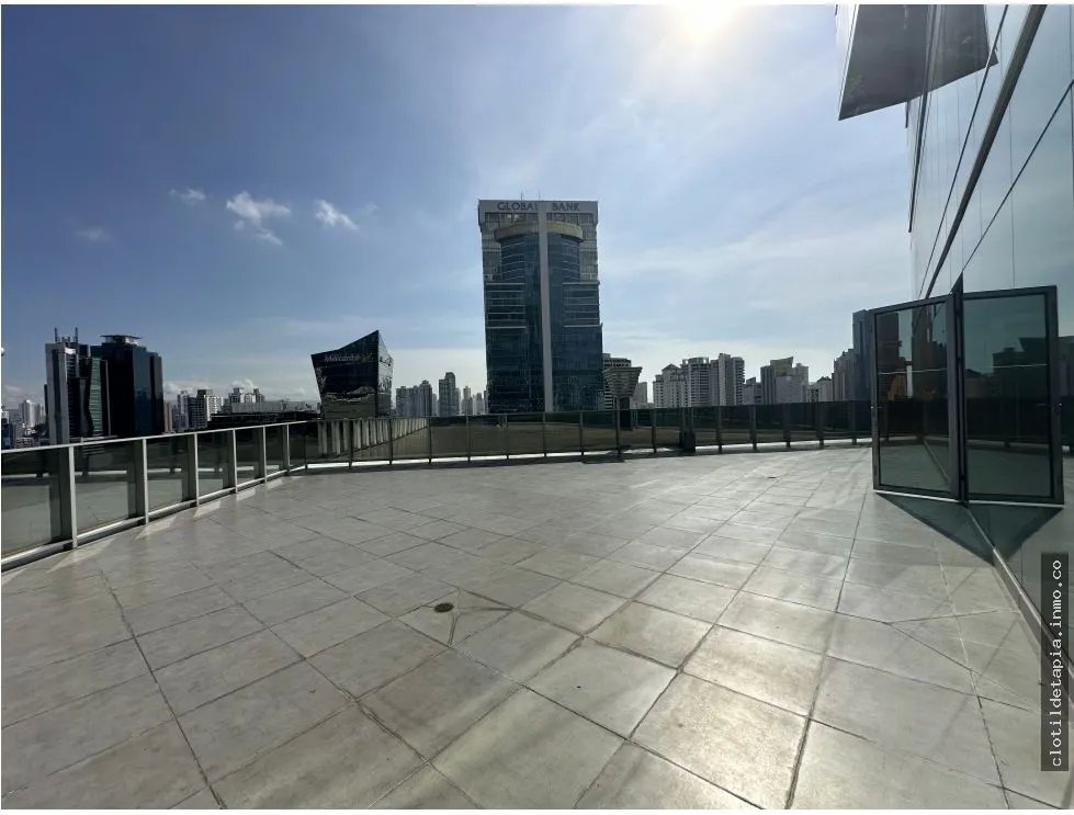Se vende oficina en calle 50, bella vista