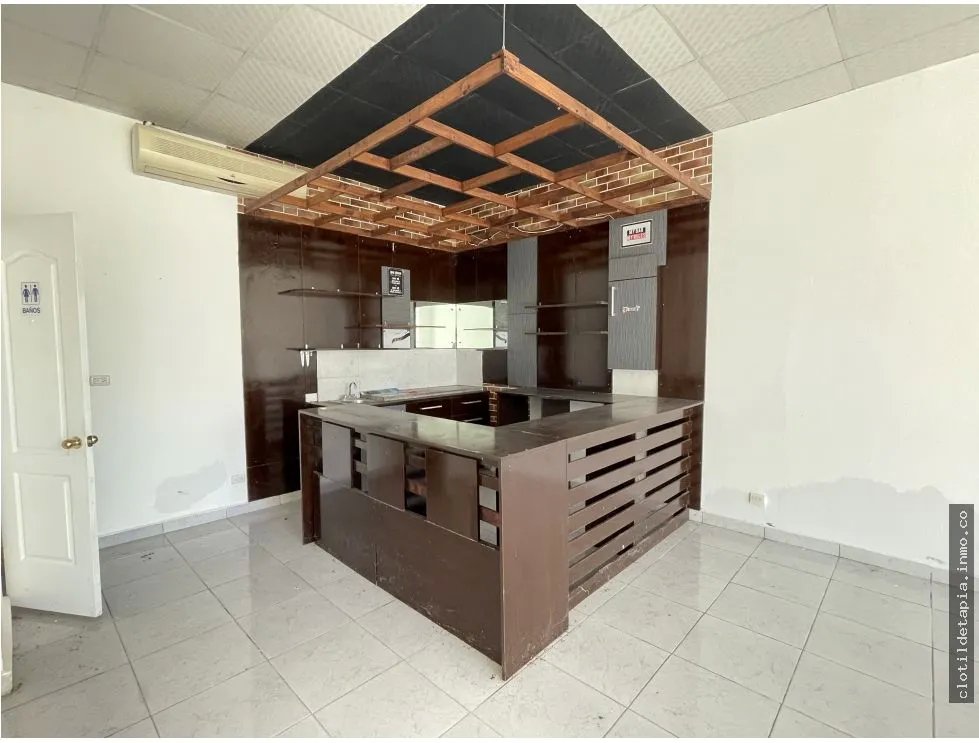 Se vende local comercial en town center, playa blanca
