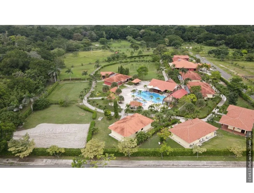 Se venden residencias en hato viejo, antón