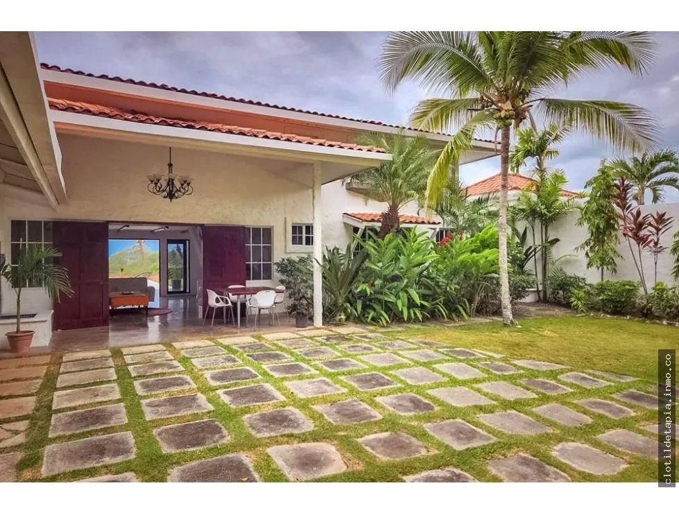 Se vende casa en ph el cortijo, costa esmeralda, san carlos