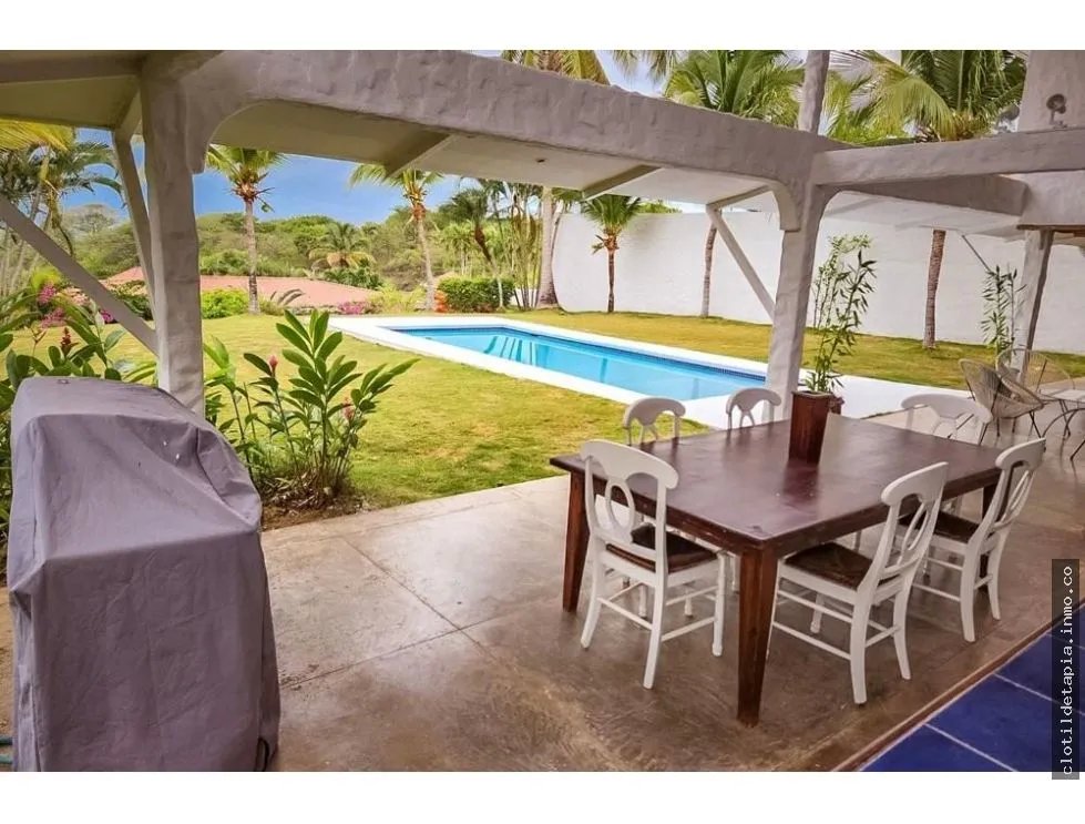Se vende casa en ph el cortijo, costa esmeralda, san carlos