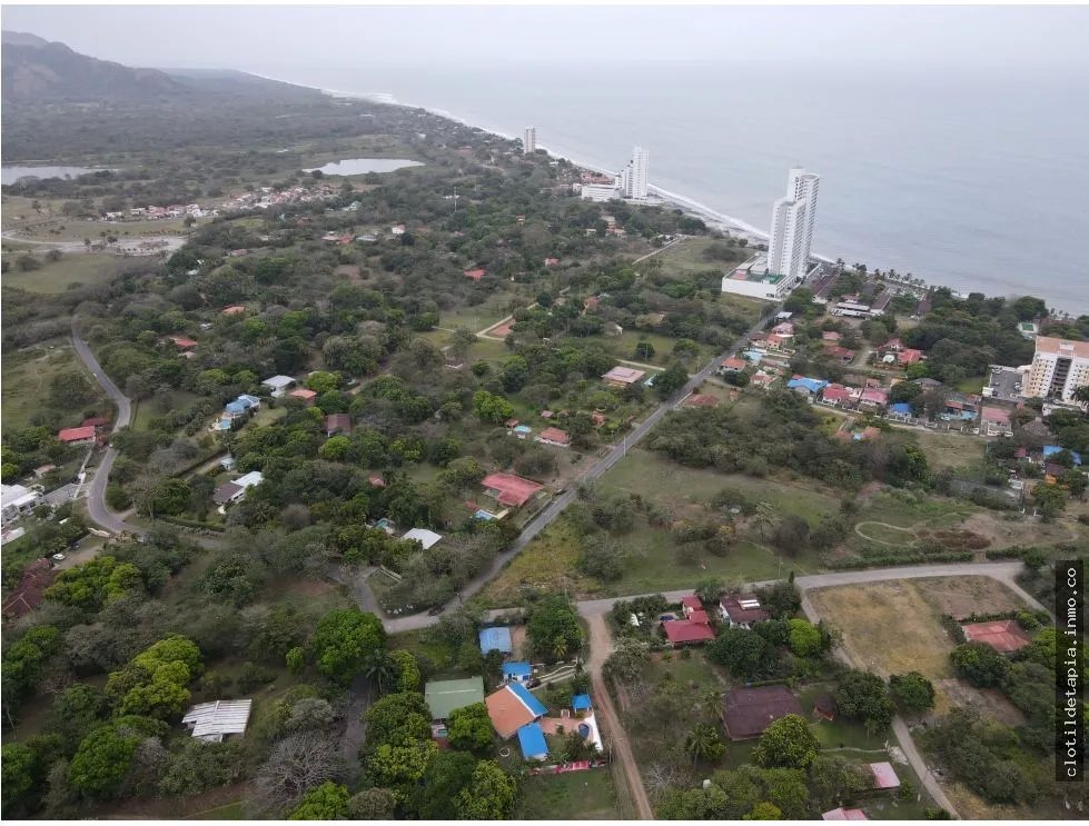 Se vende lote en esquina en nueva gorgona, chame