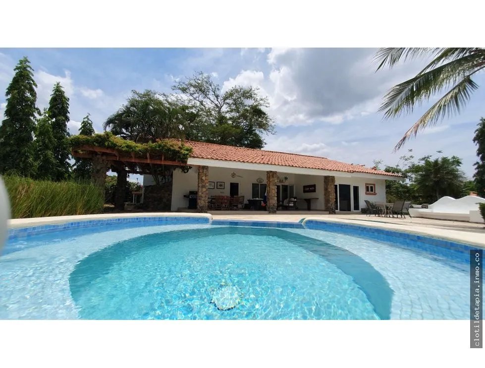 Se vende casa en punta barco village, san carlos