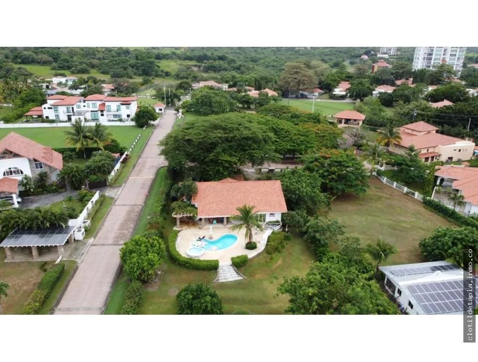 Se vende casa en punta barco village, san carlos