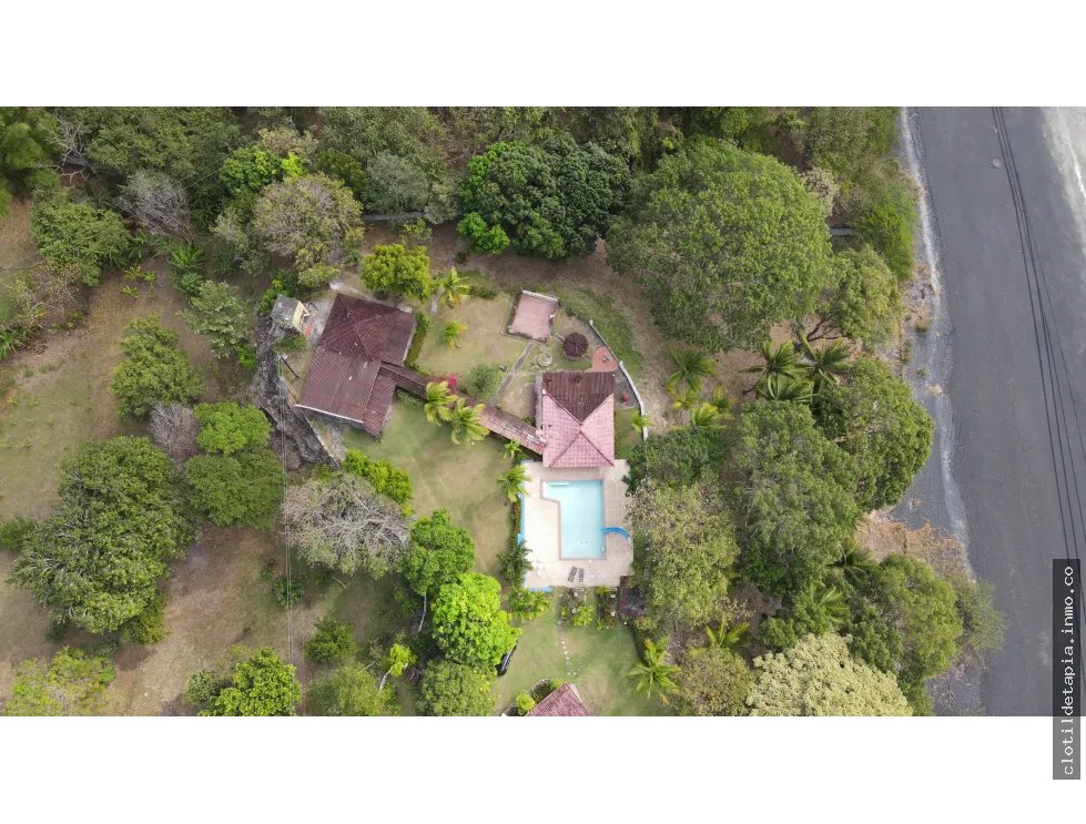 Se vende casa frente al mar en costa esmeralda, san carlos