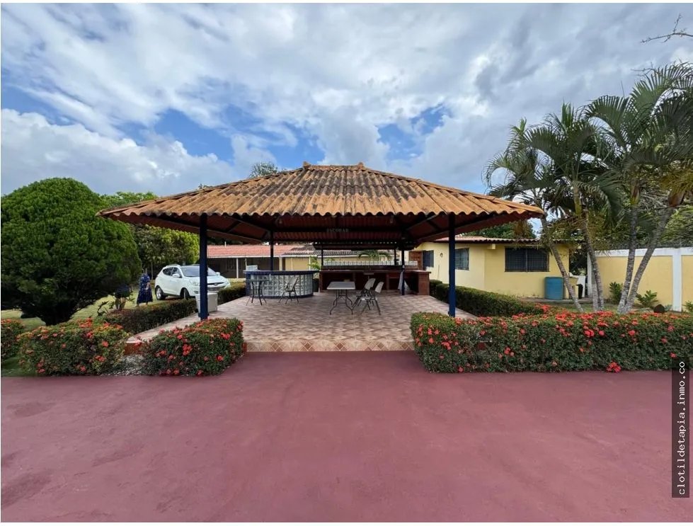 Se vende casa de playa en nueva gorgona, chame