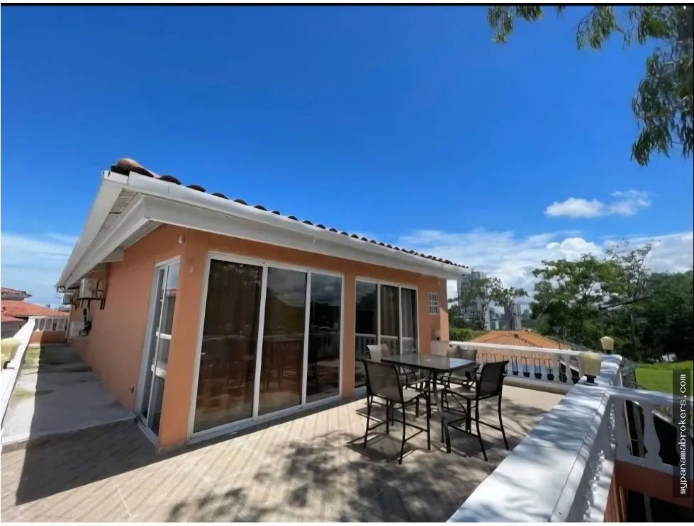 Venta de casa vacía en altos de panamá en ancón