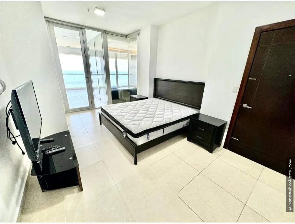 Venta de apatamento amoblado en ph rivage, ave. balboa