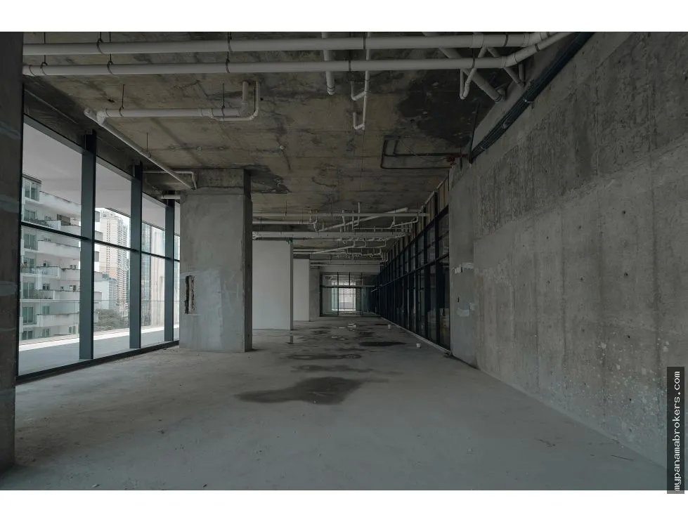 Alquiler de local comercial para restaurante en edificio armani
