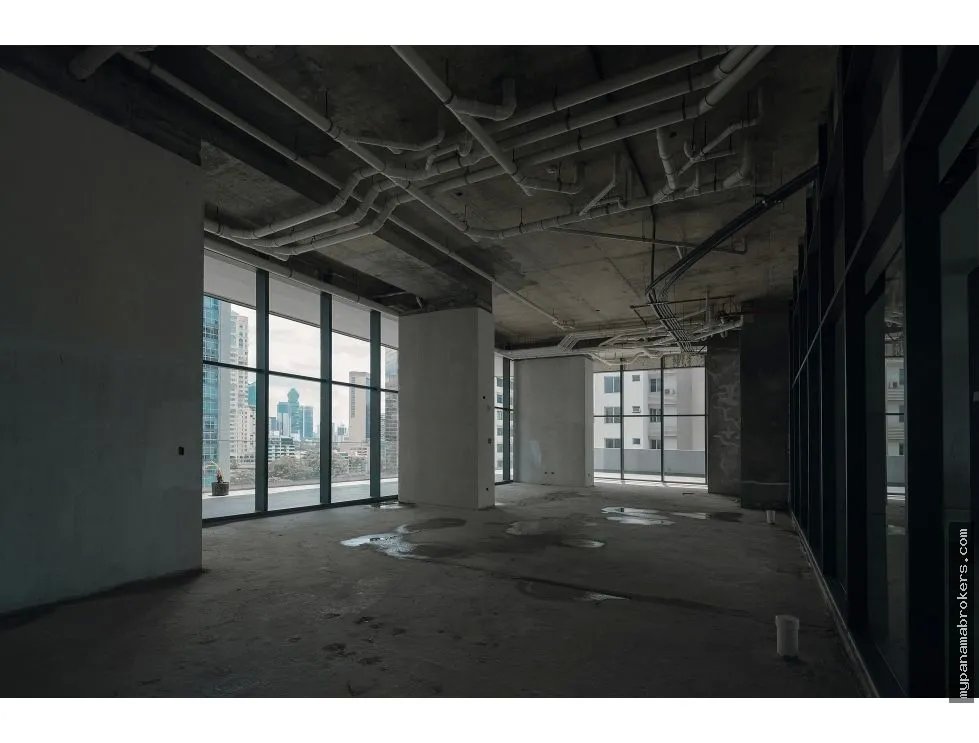 Alquiler de local comercial para restaurante en edificio armani