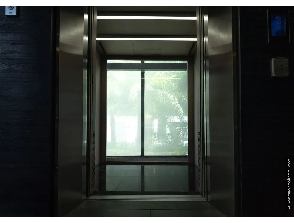 Venta de oficina en edificio armani, bella vista, panamá