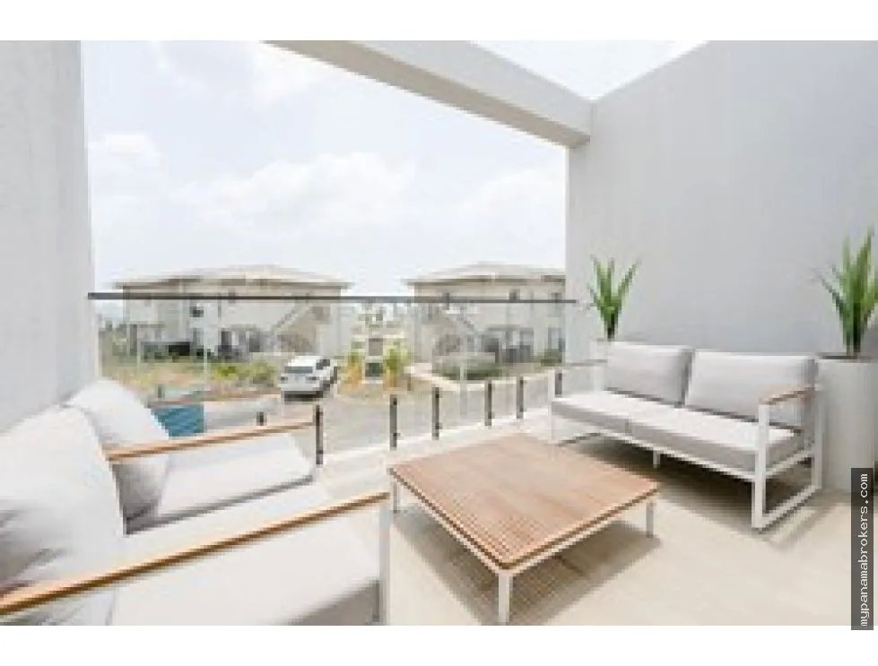 Venta de casa en the tides, playa caracol, chame