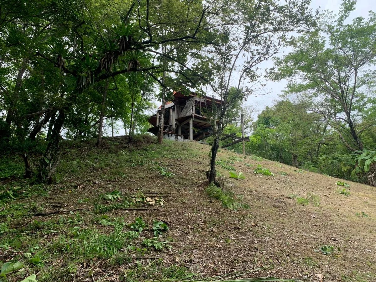 Lote de Casa en Venta en Santa Catalina